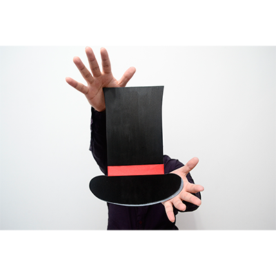 Dove Hat by Nahuel Olivera - Trick