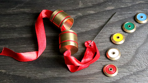 Disc Escape (Brass) by Mr. Magic - Trick