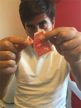 Unbreakable Card (Red) by Nahuel Olivera - Trick
